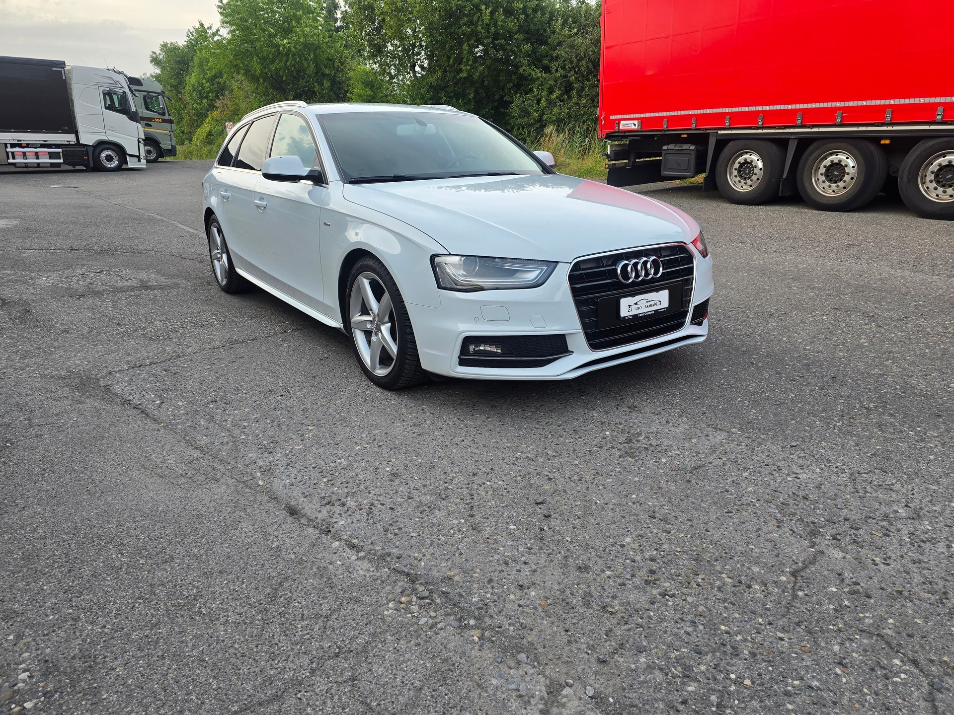 AUDI A4 Avant 2.0 TDI Attraction multitronic-showroom-element-1