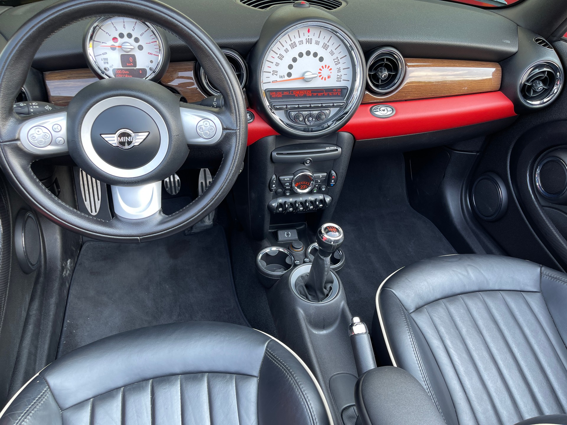 MINI Cooper S Cabriolet-image-11