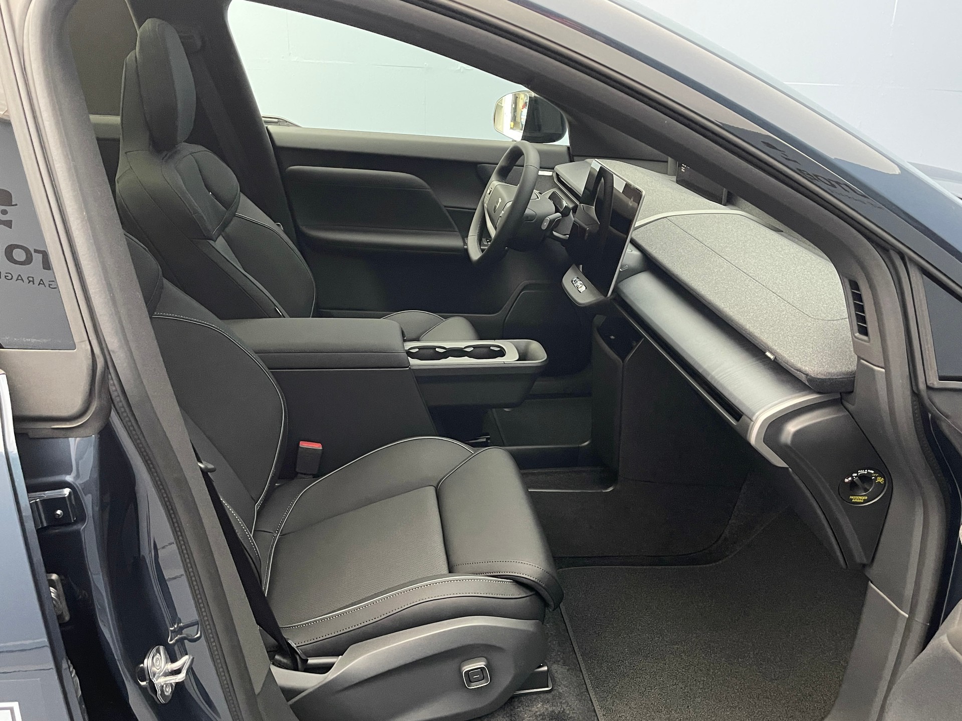 VOLVO EX60 Twin Ultra AWD-image-9
