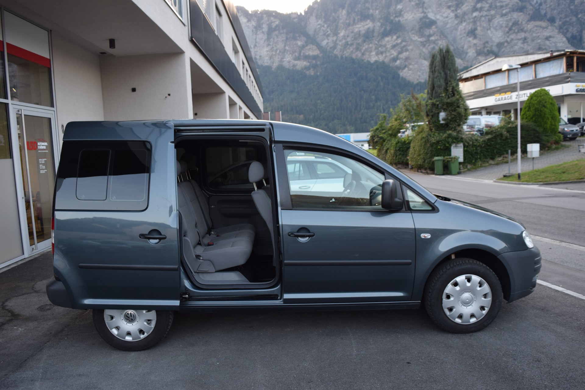 VW Caddy 1.9TDI PD 4Motion-image-11