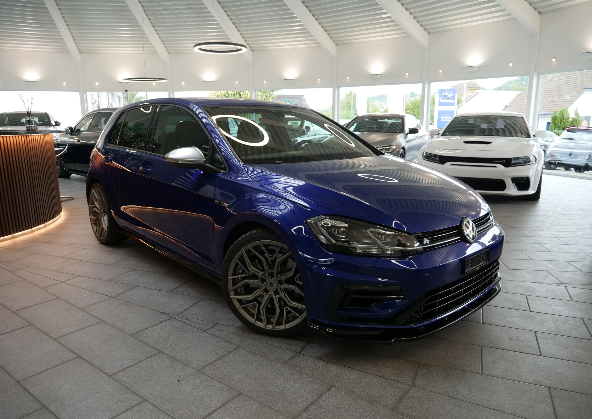 VW Golf 2.0 TSI R 4Motion DSG-showroom-element-3