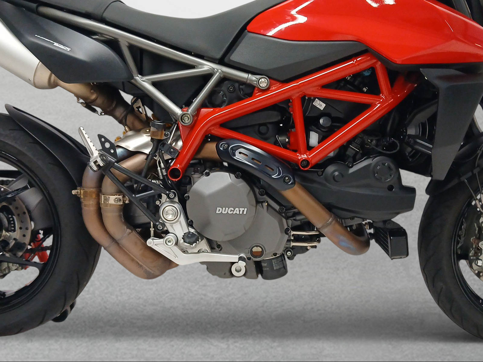 DUCATI HYPERMOTARD 950-image-8