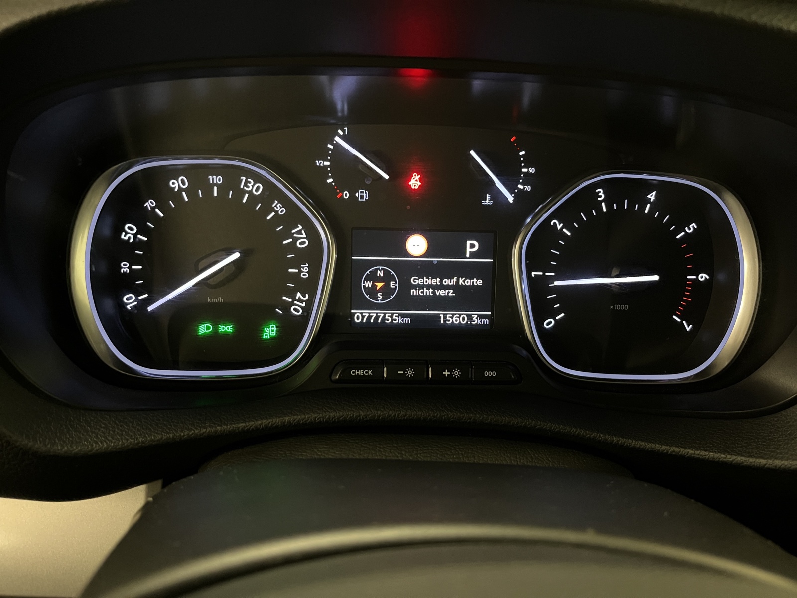 PEUGEOT Traveller Standard 2.0 BlueHDi 180 Business VIP S/S-image-9