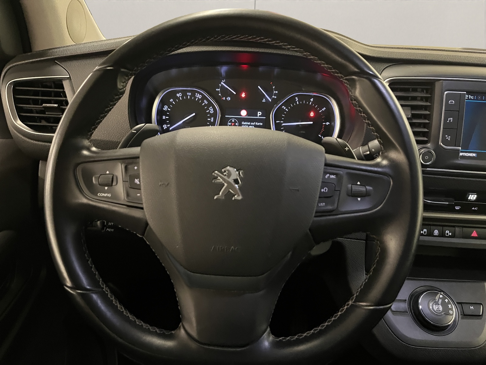 PEUGEOT Traveller Standard 2.0 BlueHDi 180 Business VIP S/S-image-8