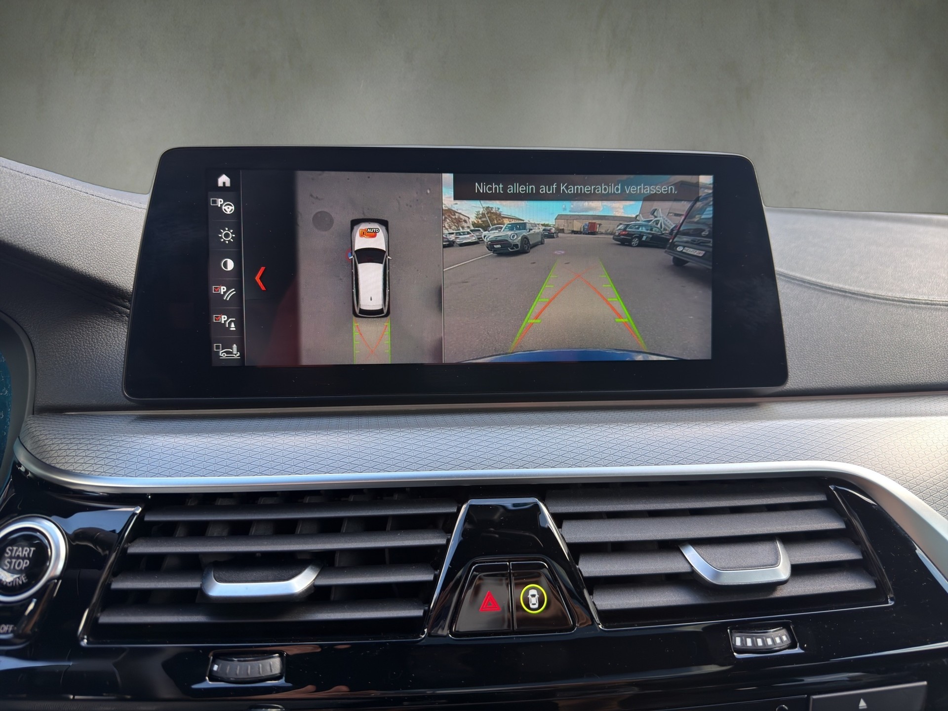 BMW 540i xDrive Touring Steptronic-image-11
