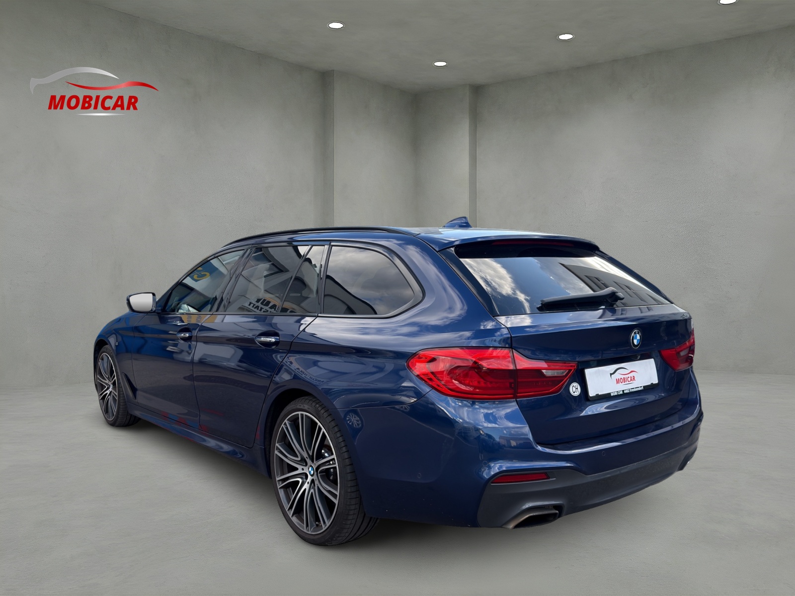 BMW 540i xDrive Touring Steptronic-showroom-element-2