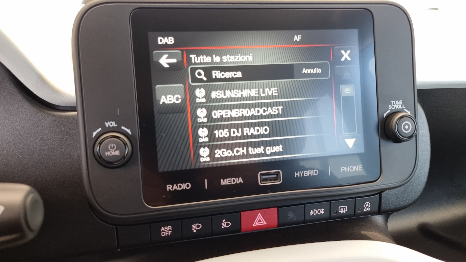 FIAT Pandina 1.0 Hybrid Cross-image-15