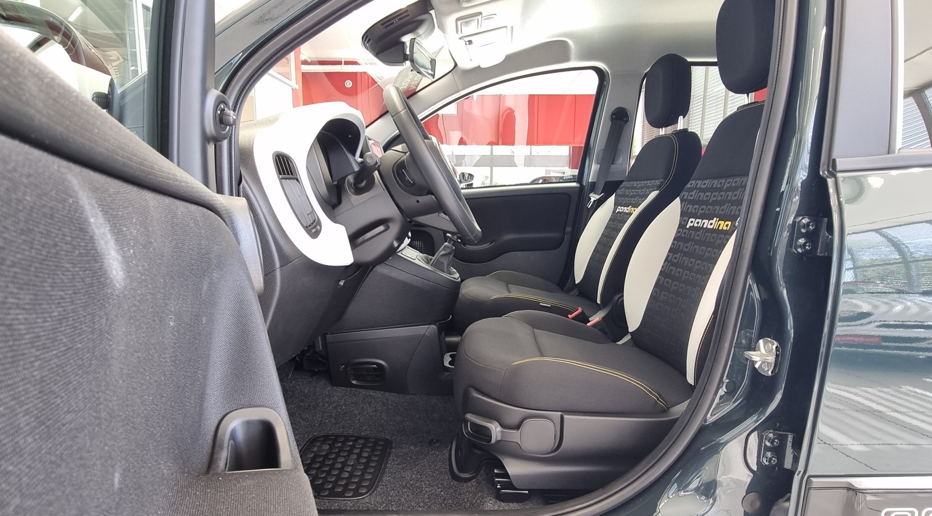 FIAT Pandina 1.0 Hybrid Cross-image-19