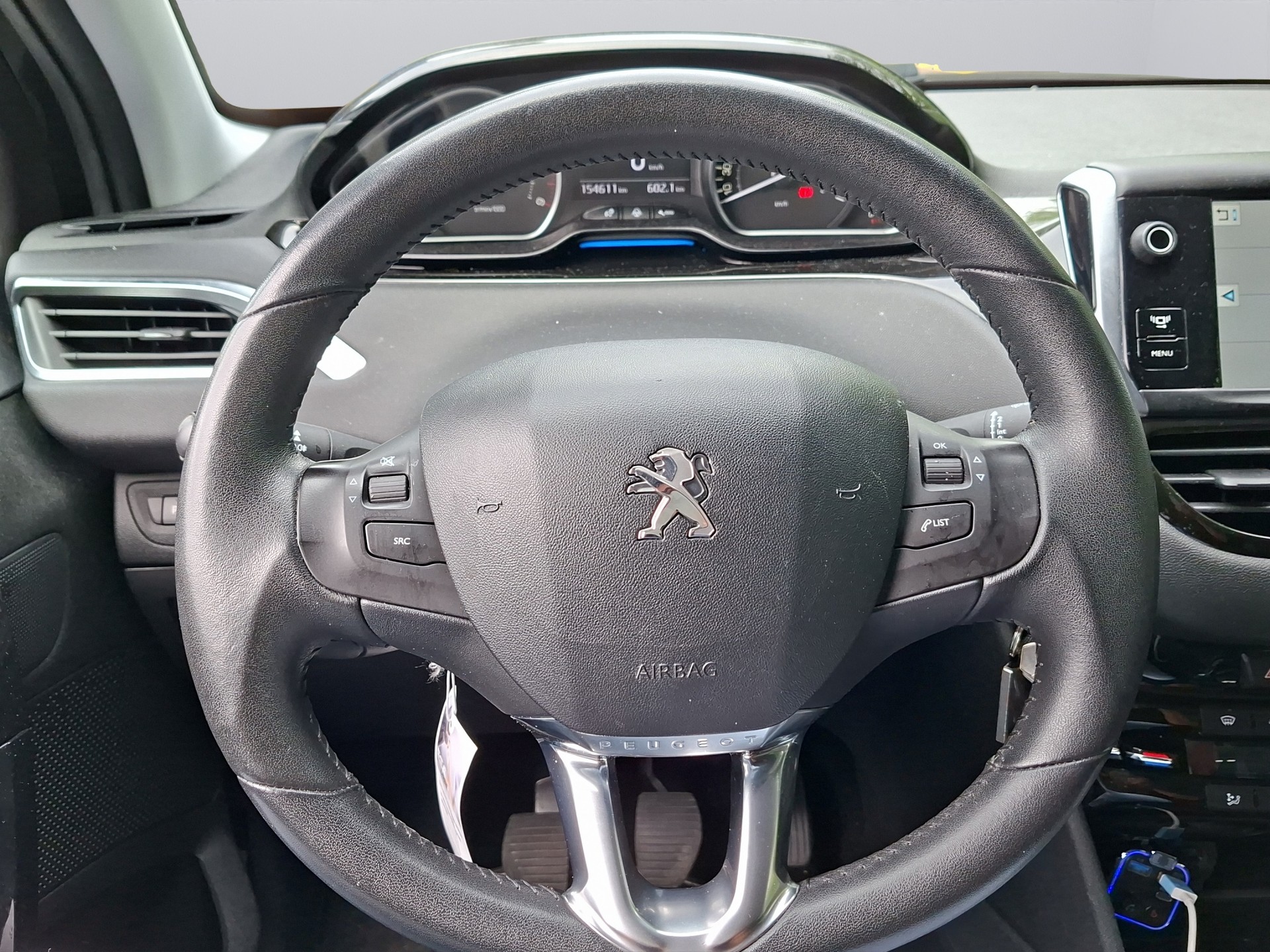PEUGEOT 208 1.6 e-HDI Allure-image-9