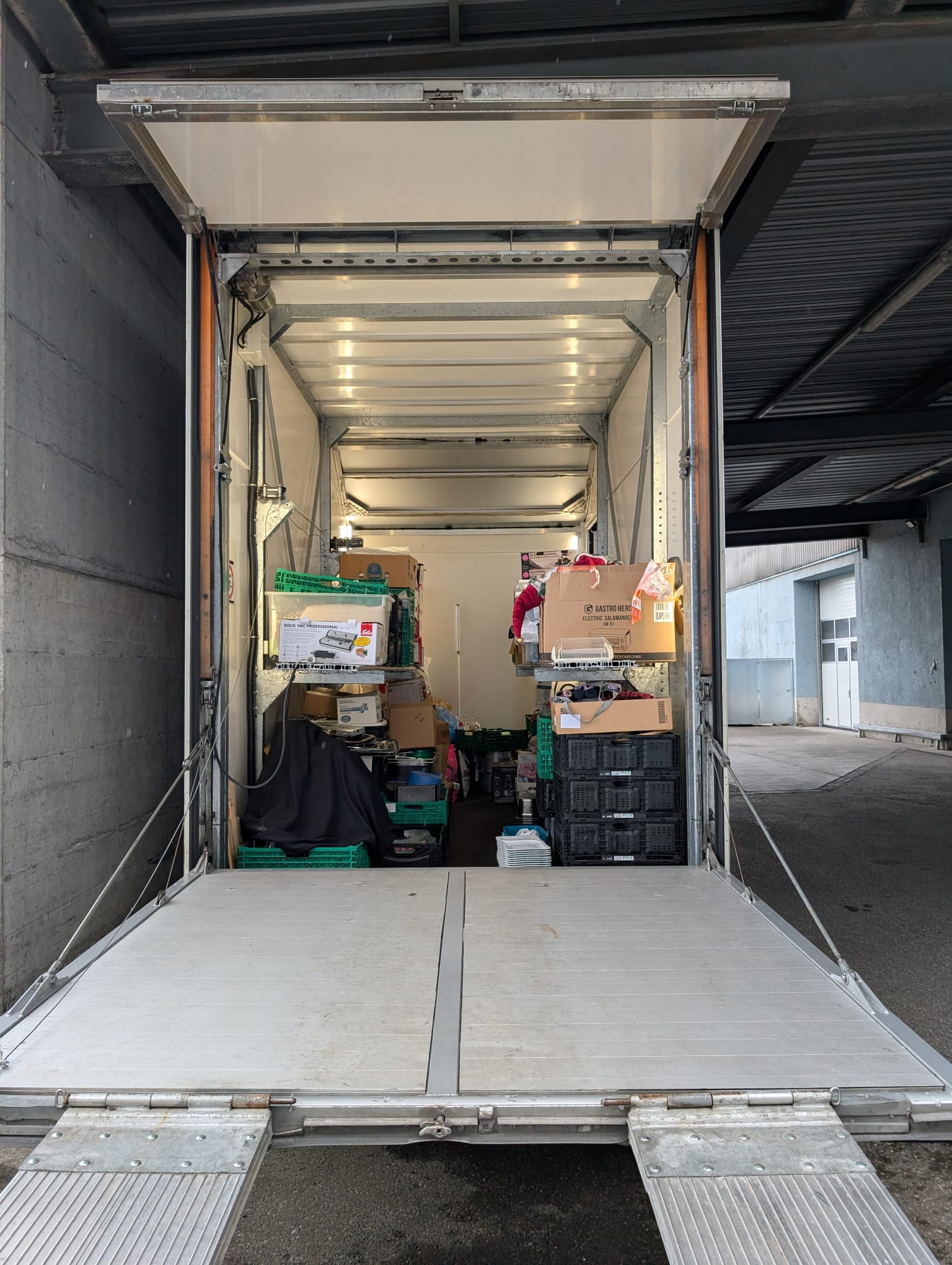 DALTEC Rennwagen Transport Anhänger-image-4