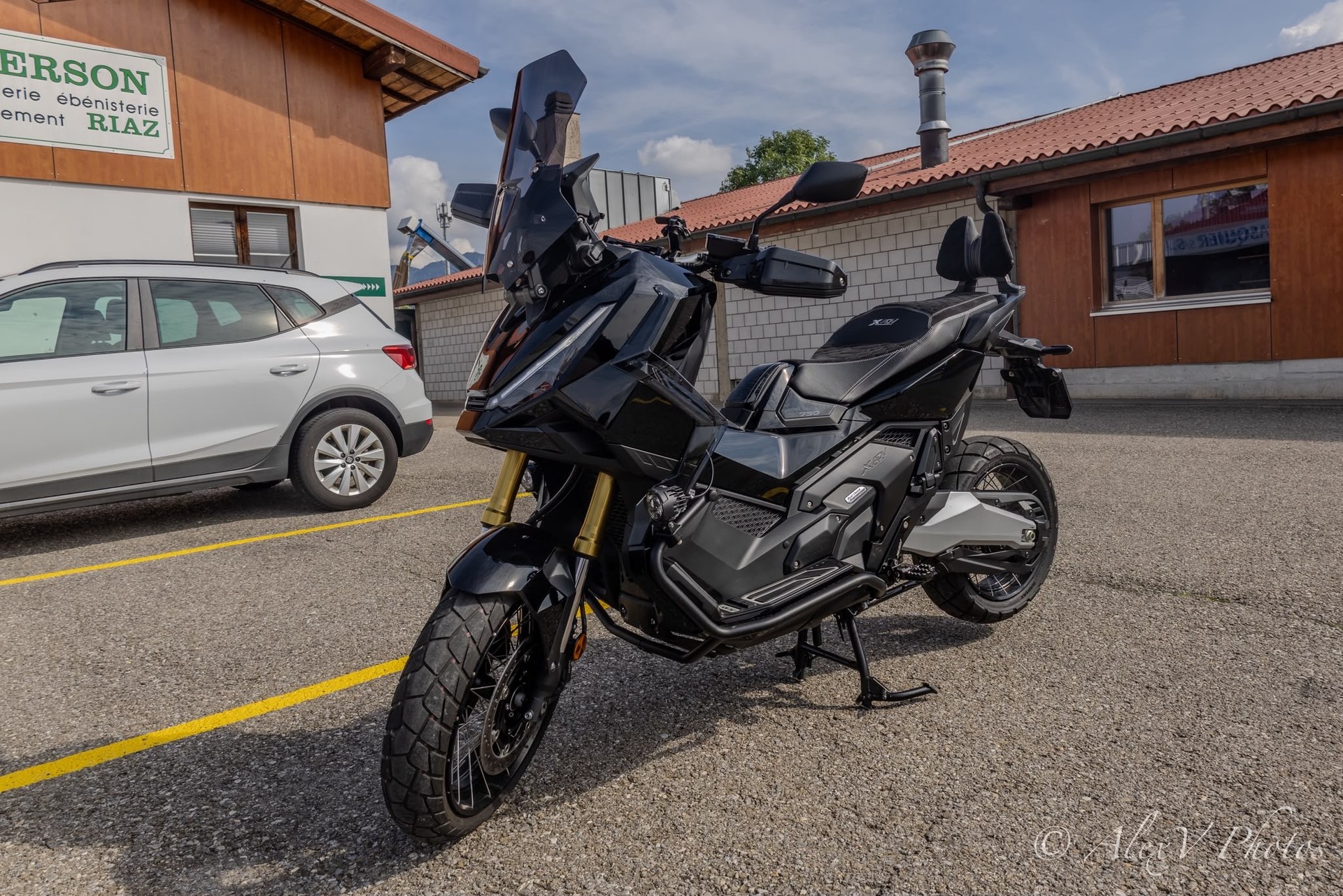 HONDA X-ADV 750-image-0