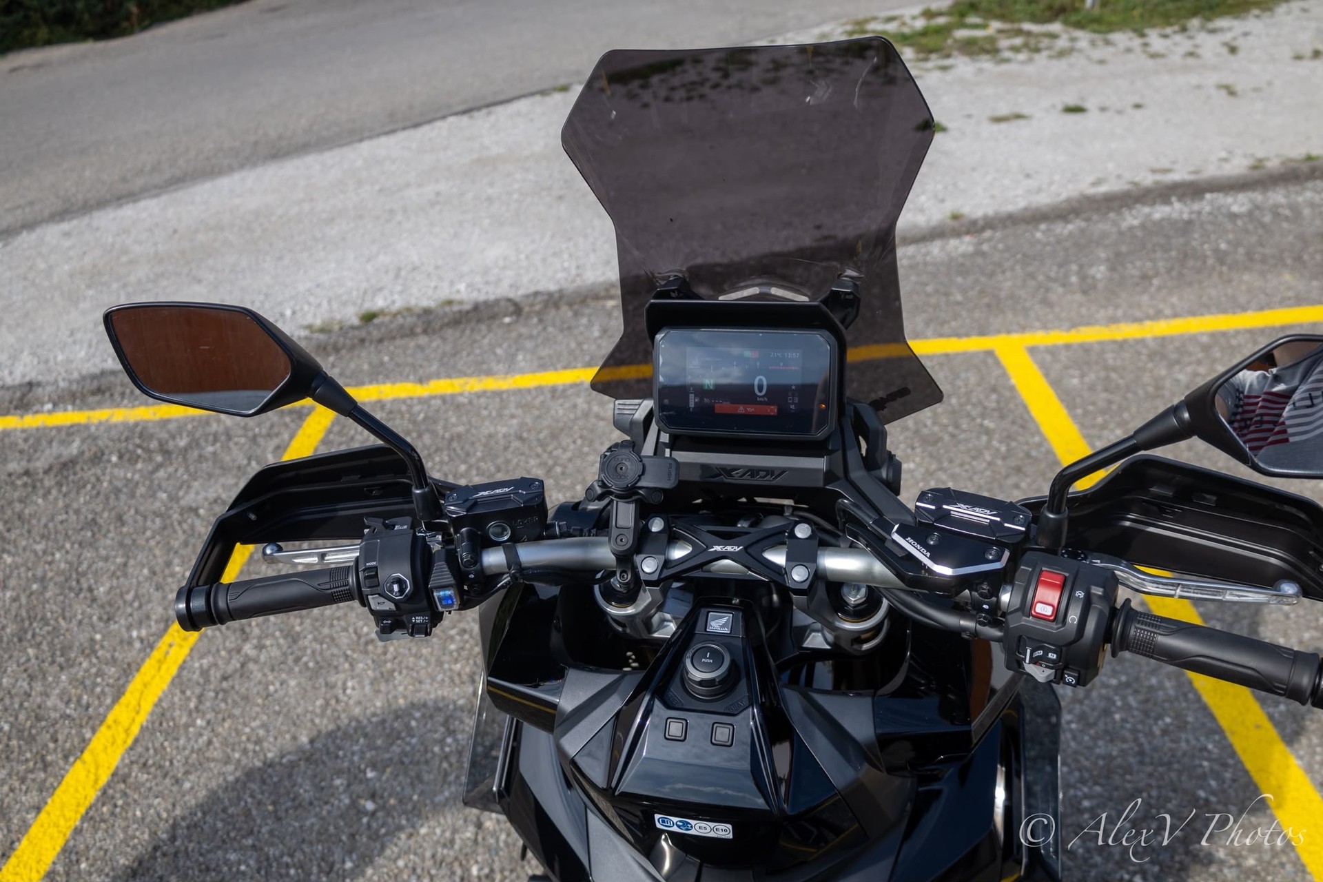 HONDA X-ADV 750-image-7