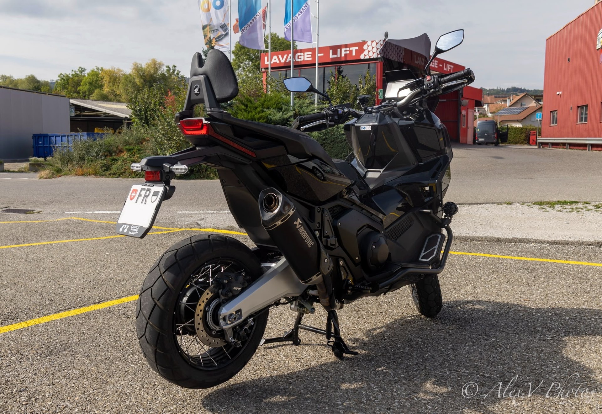 HONDA X-ADV 750-image-1