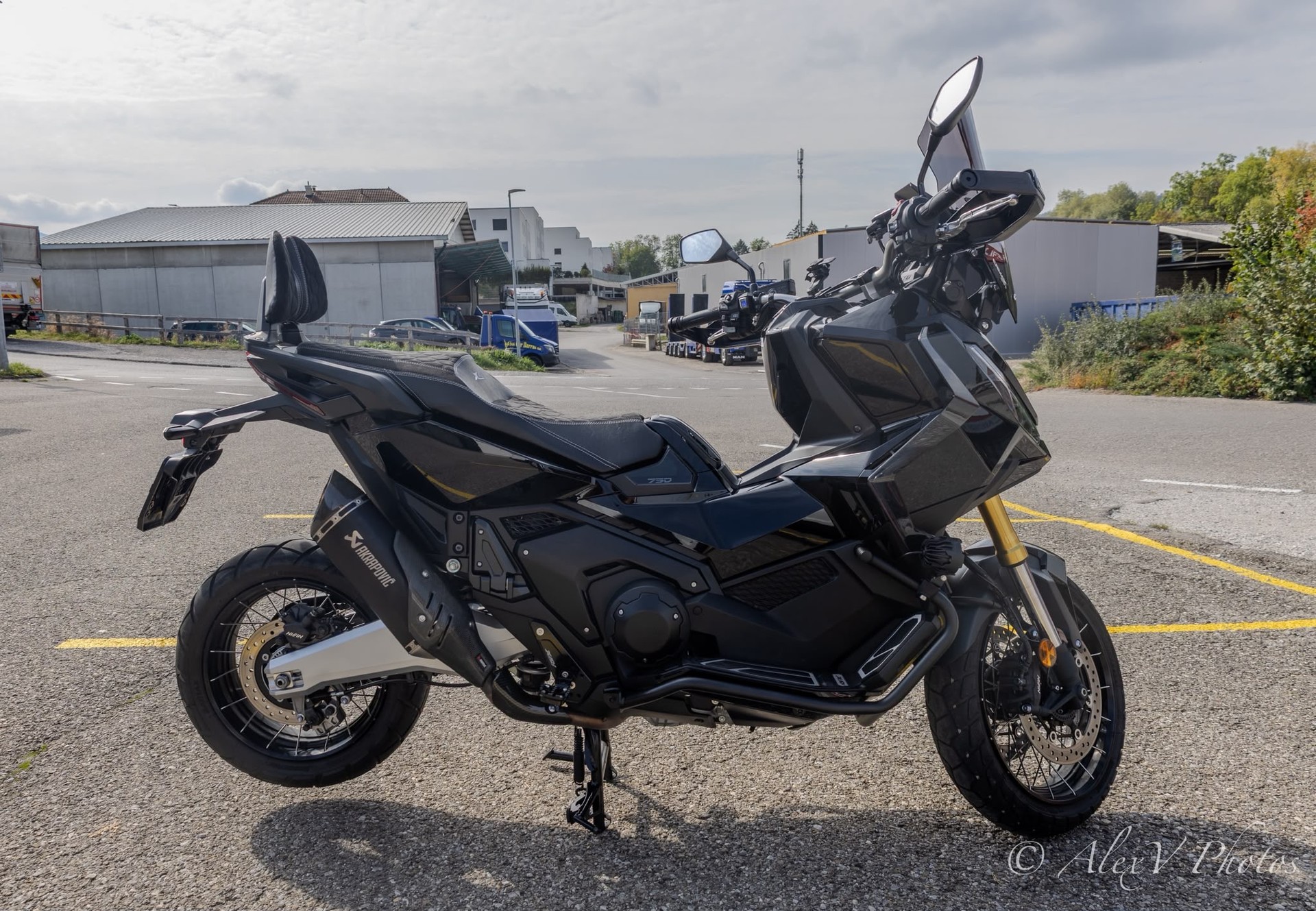 HONDA X-ADV 750-image-3