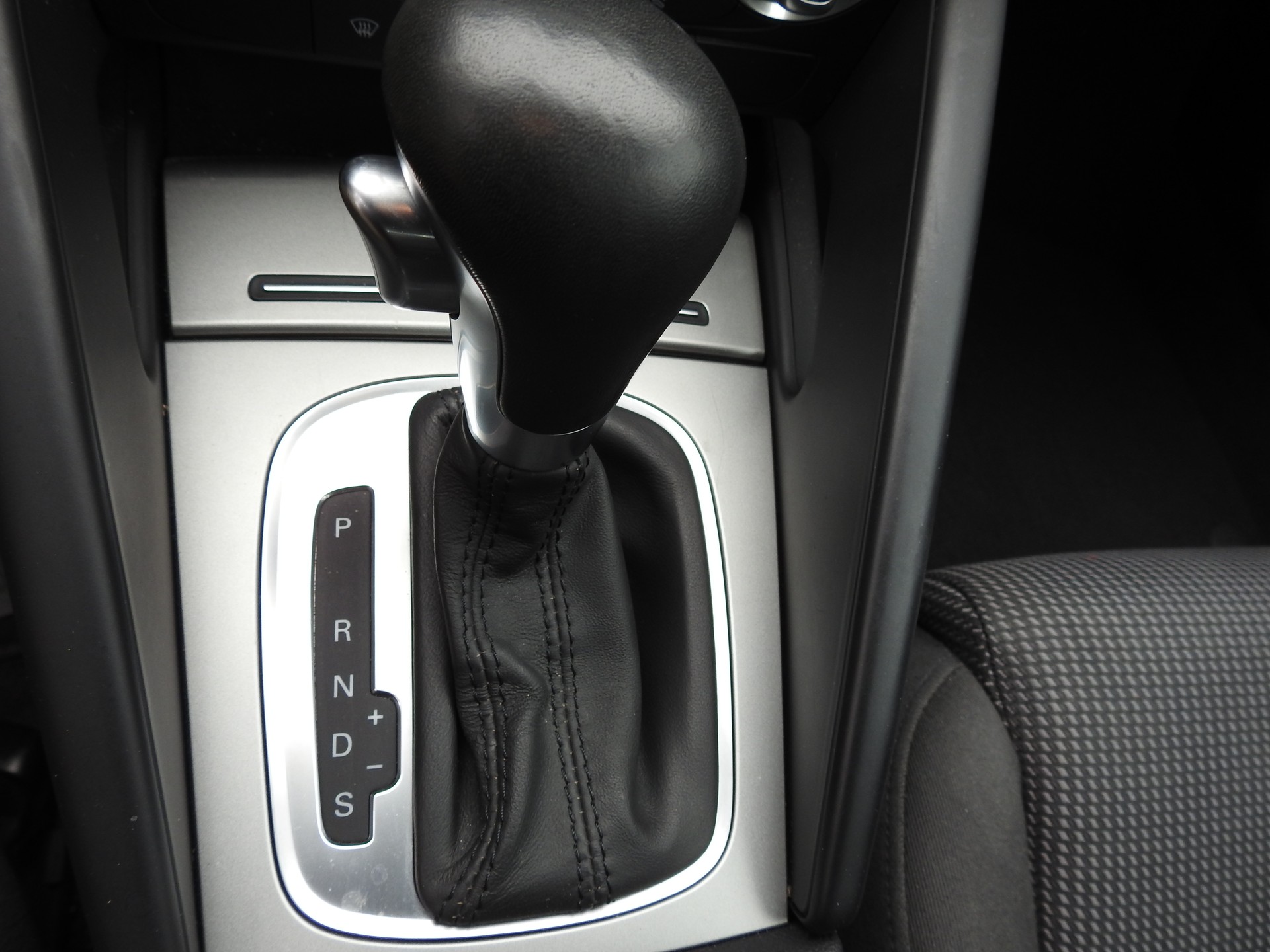 AUDI A3 Sportback 1.6 TDI Ambition S-tronic-image-19
