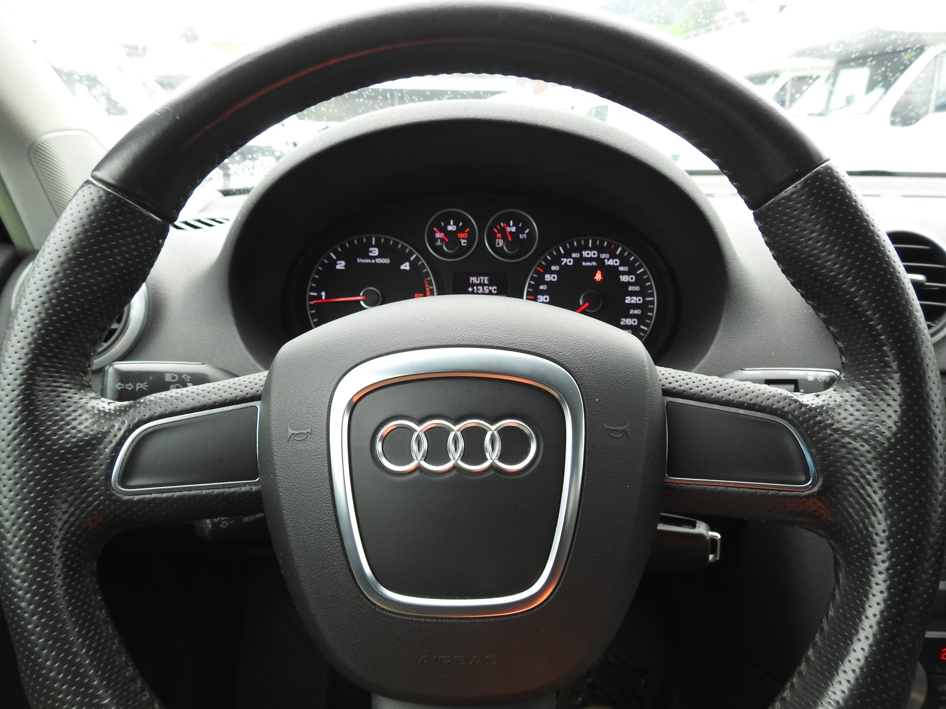 AUDI A3 Sportback 1.6 TDI Ambition S-tronic-image-24