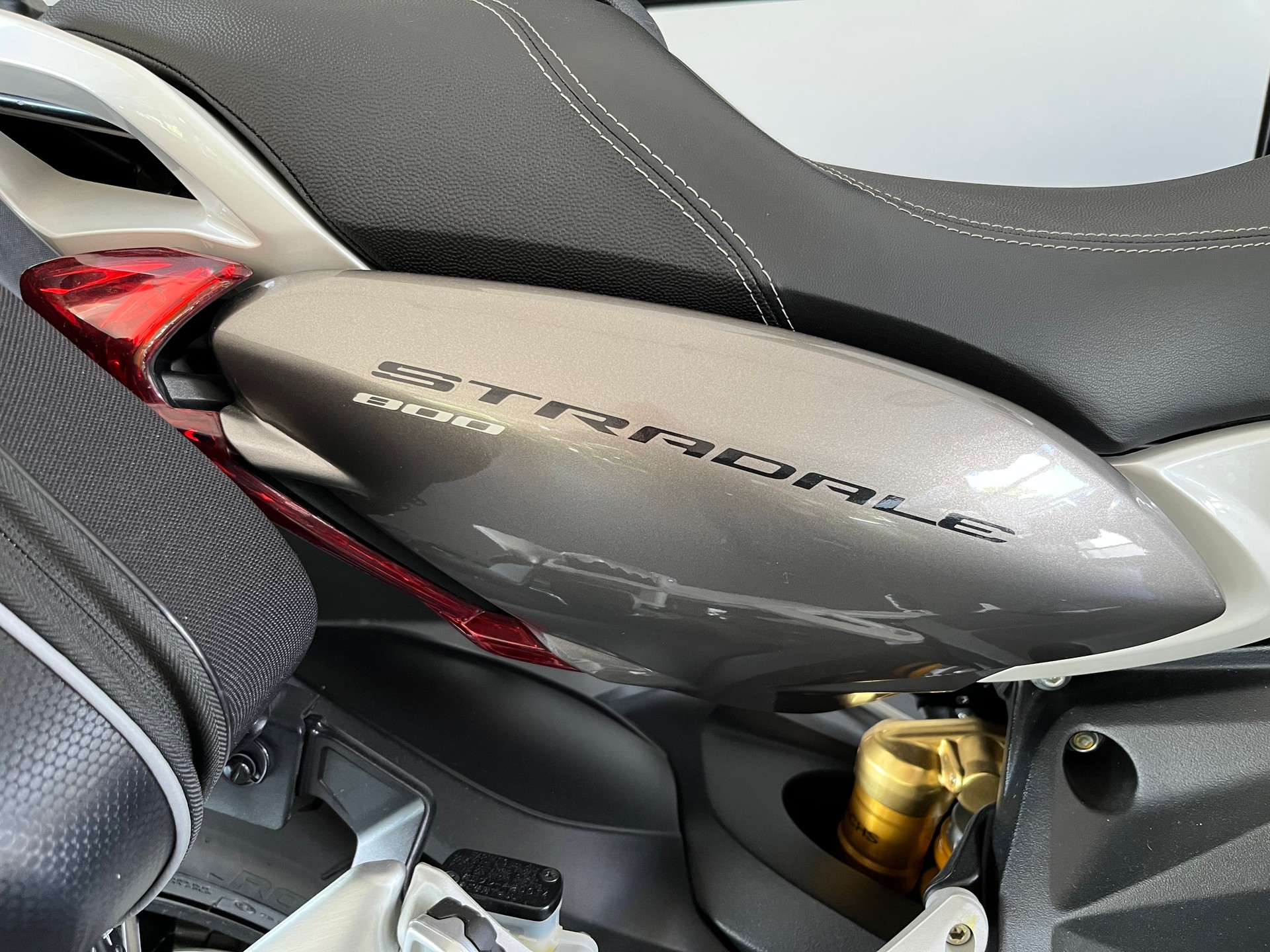 MV AGUSTA Stradale 800 EAS ABS-image-1