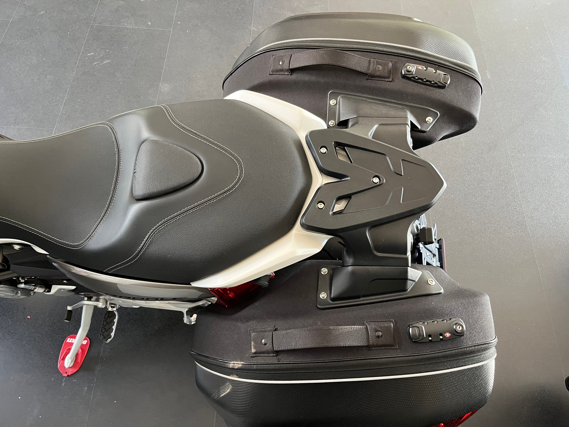 MV AGUSTA Stradale 800 EAS ABS-image-10