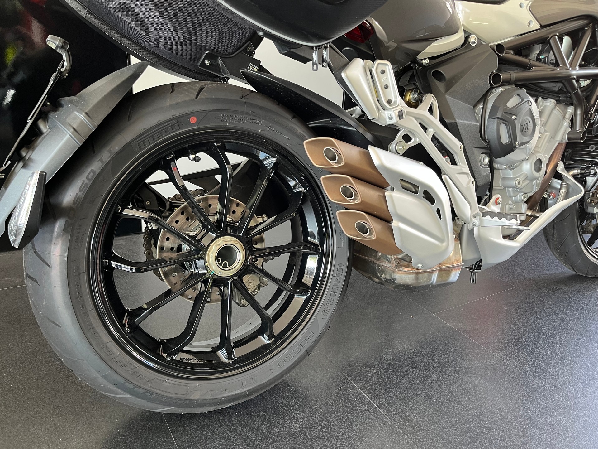 MV AGUSTA Stradale 800 EAS ABS-image-4
