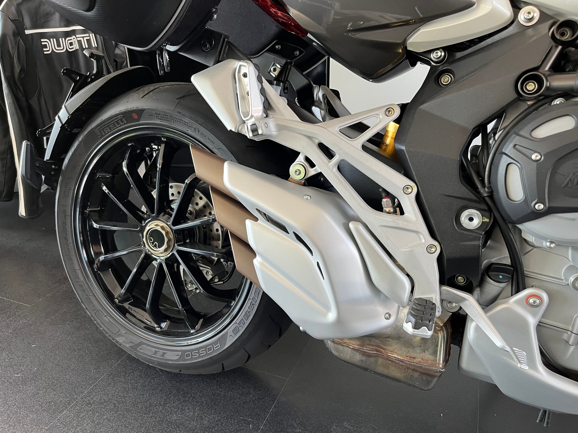 MV AGUSTA Stradale 800 EAS ABS-image-3