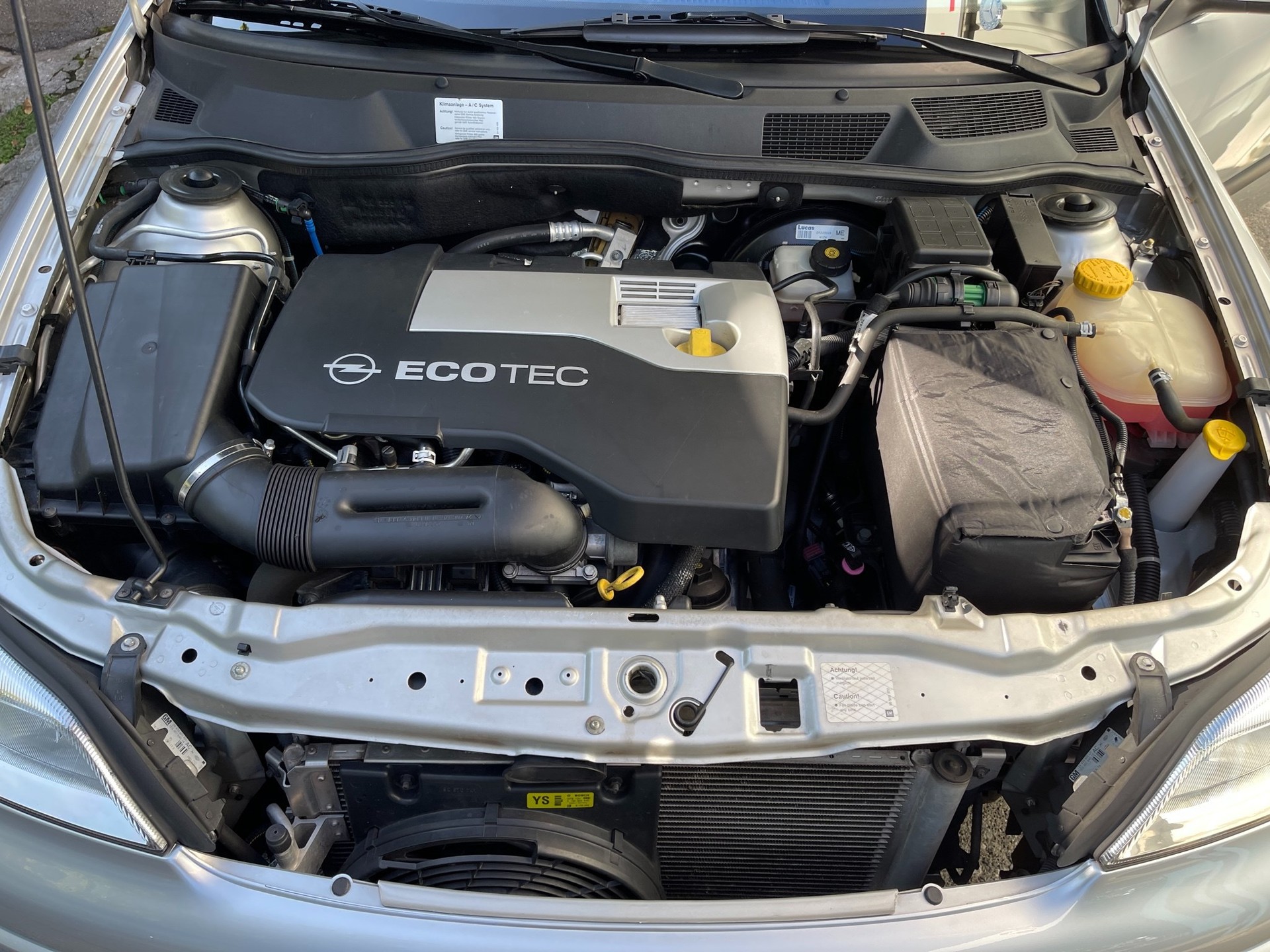 OPEL Astra 2.2i 16V Elegance-image-11