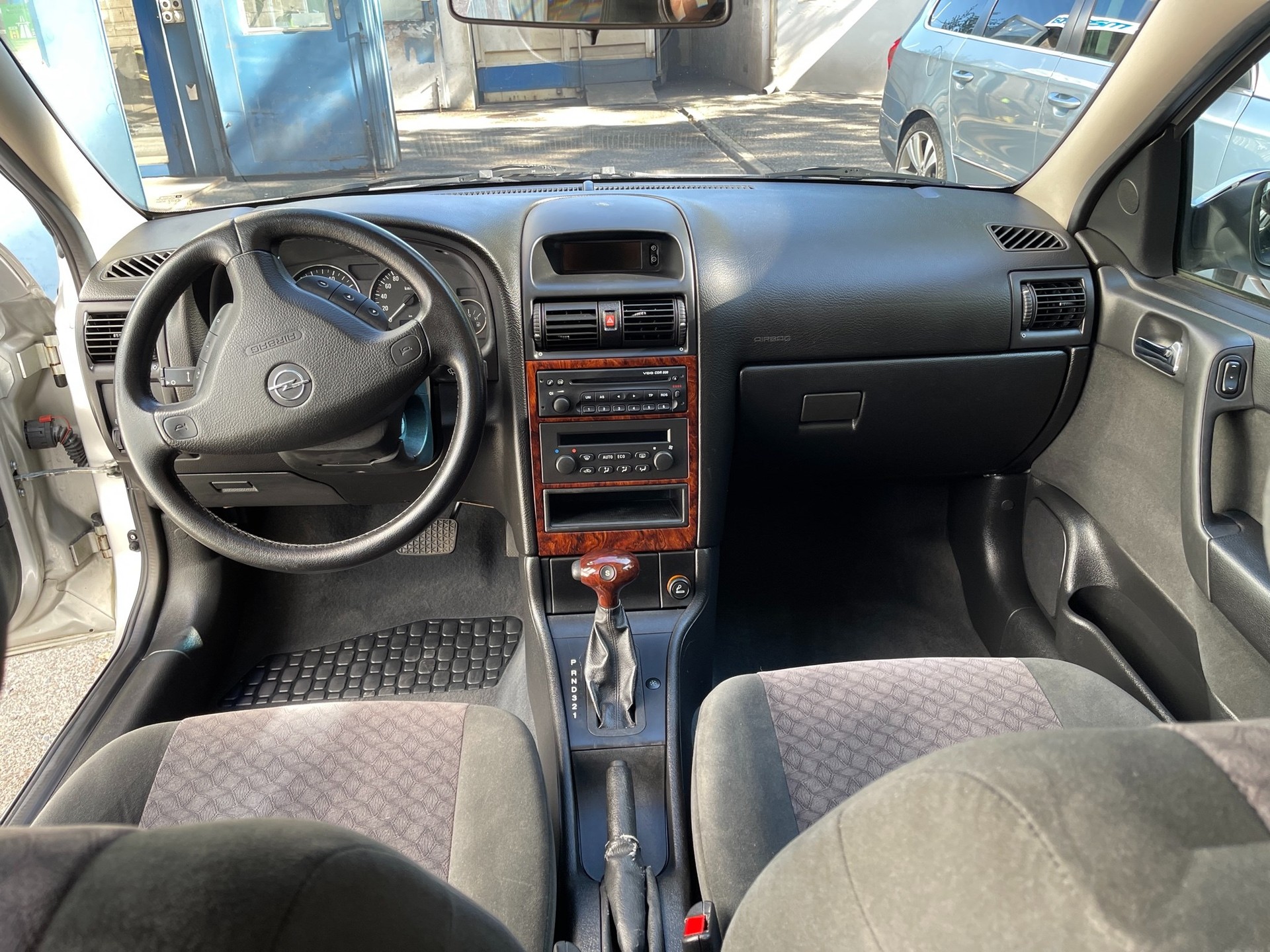 OPEL Astra 2.2i 16V Elegance-image-8