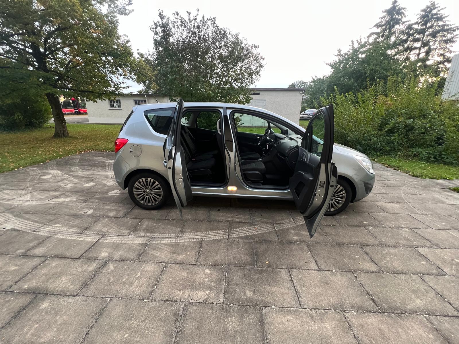 OPEL Meriva 1.4 Turbo Active Edition-image-8