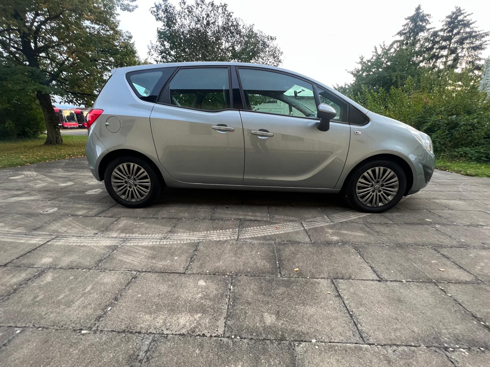 OPEL Meriva 1.4 Turbo Active Edition-image-4