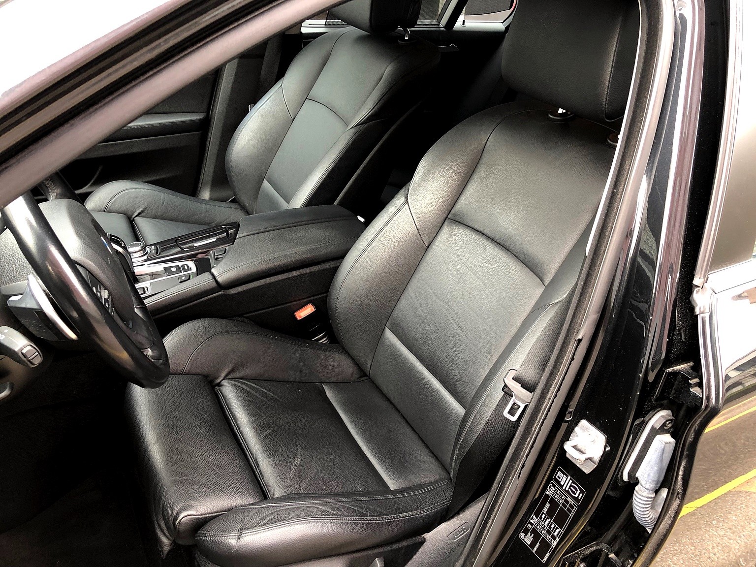 BMW 528i Touring Steptronic SAG-image-5