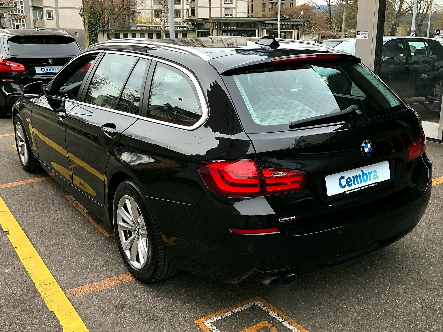BMW 528i Touring Steptronic SAG-showroom-element-3