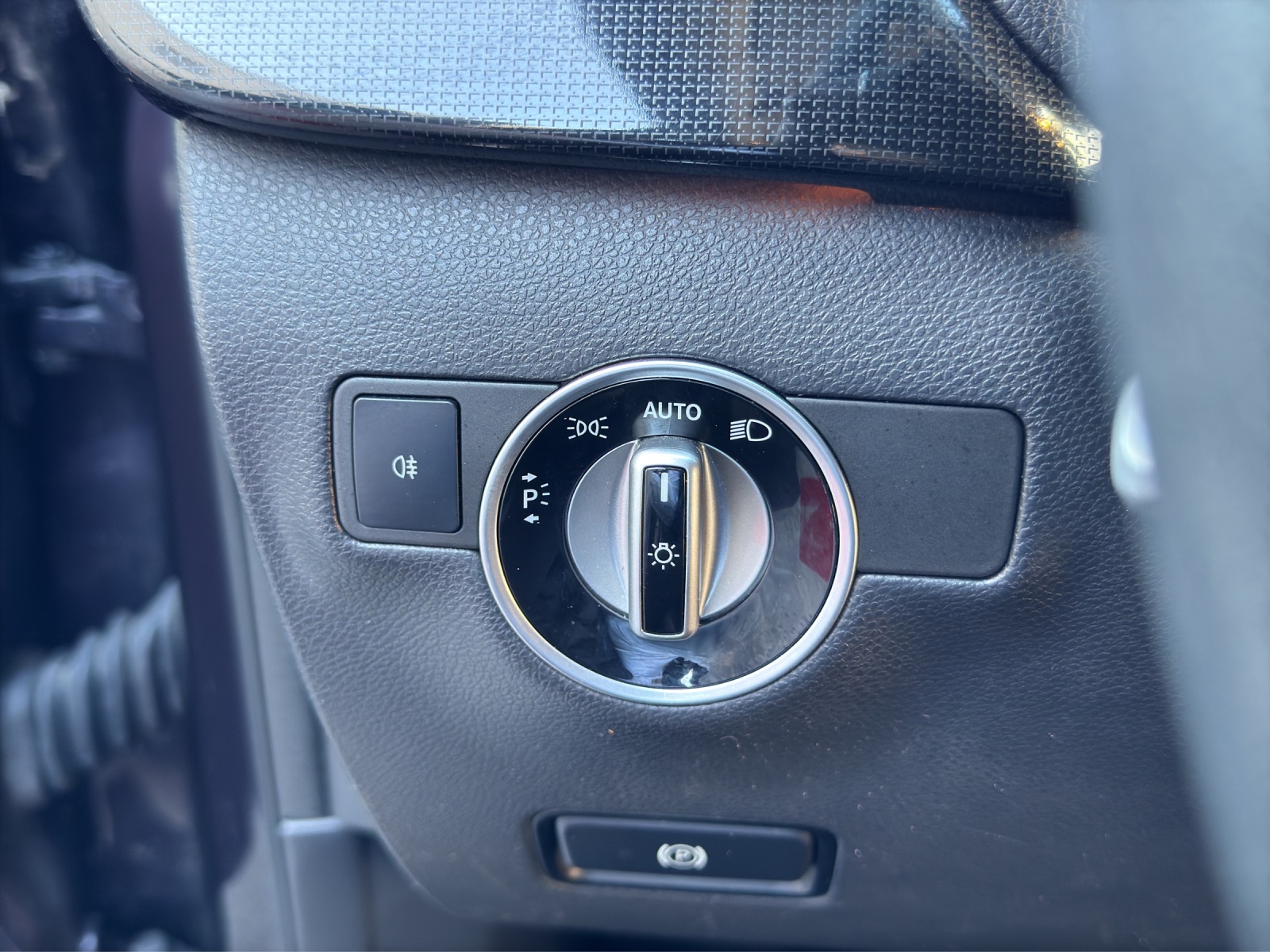 MERCEDES-BENZ B 180 7G-DCT-image-22