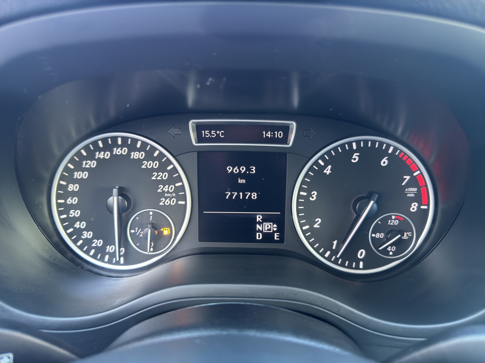 MERCEDES-BENZ B 180 7G-DCT-image-10