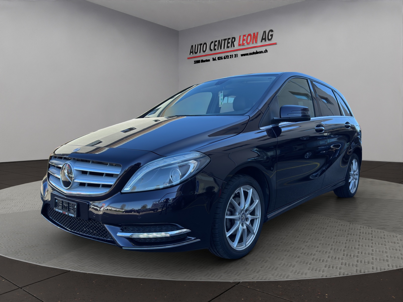MERCEDES-BENZ B 180 7G-DCT-showroom-element-1