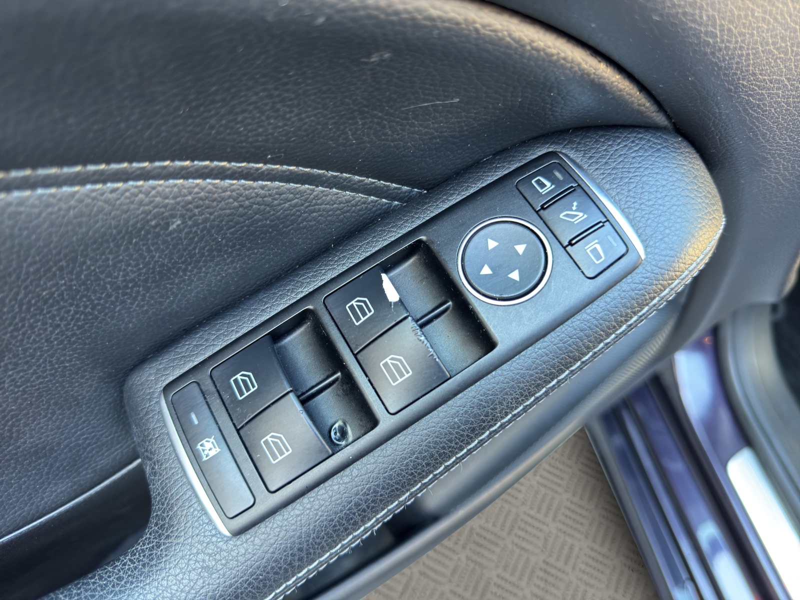 MERCEDES-BENZ B 180 7G-DCT-image-19