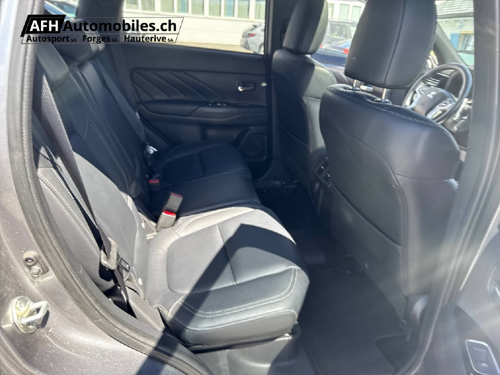 MITSUBISHI Outlander 2.4 PHEV Diamond-image-15