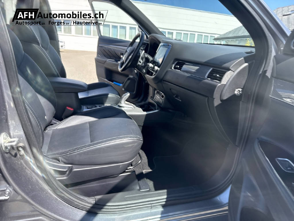 MITSUBISHI Outlander 2.4 PHEV Diamond-image-8