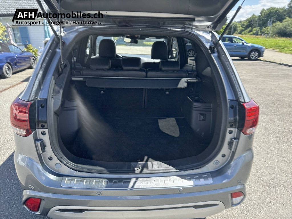 MITSUBISHI Outlander 2.4 PHEV Diamond-image-9