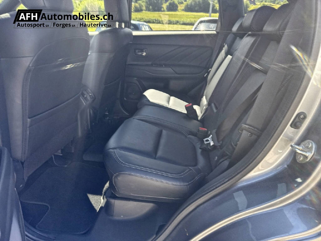 MITSUBISHI Outlander 2.4 PHEV Diamond-image-14