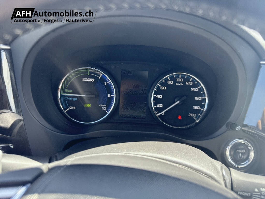 MITSUBISHI Outlander 2.4 PHEV Diamond-image-11