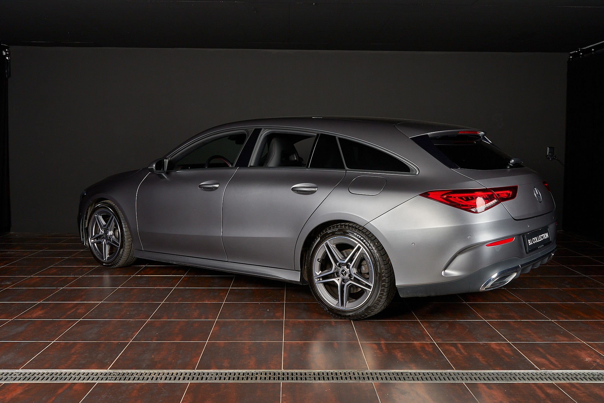 MERCEDES-BENZ CLA Shooting Brake 200 d 4Matic AMG Line-image-9
