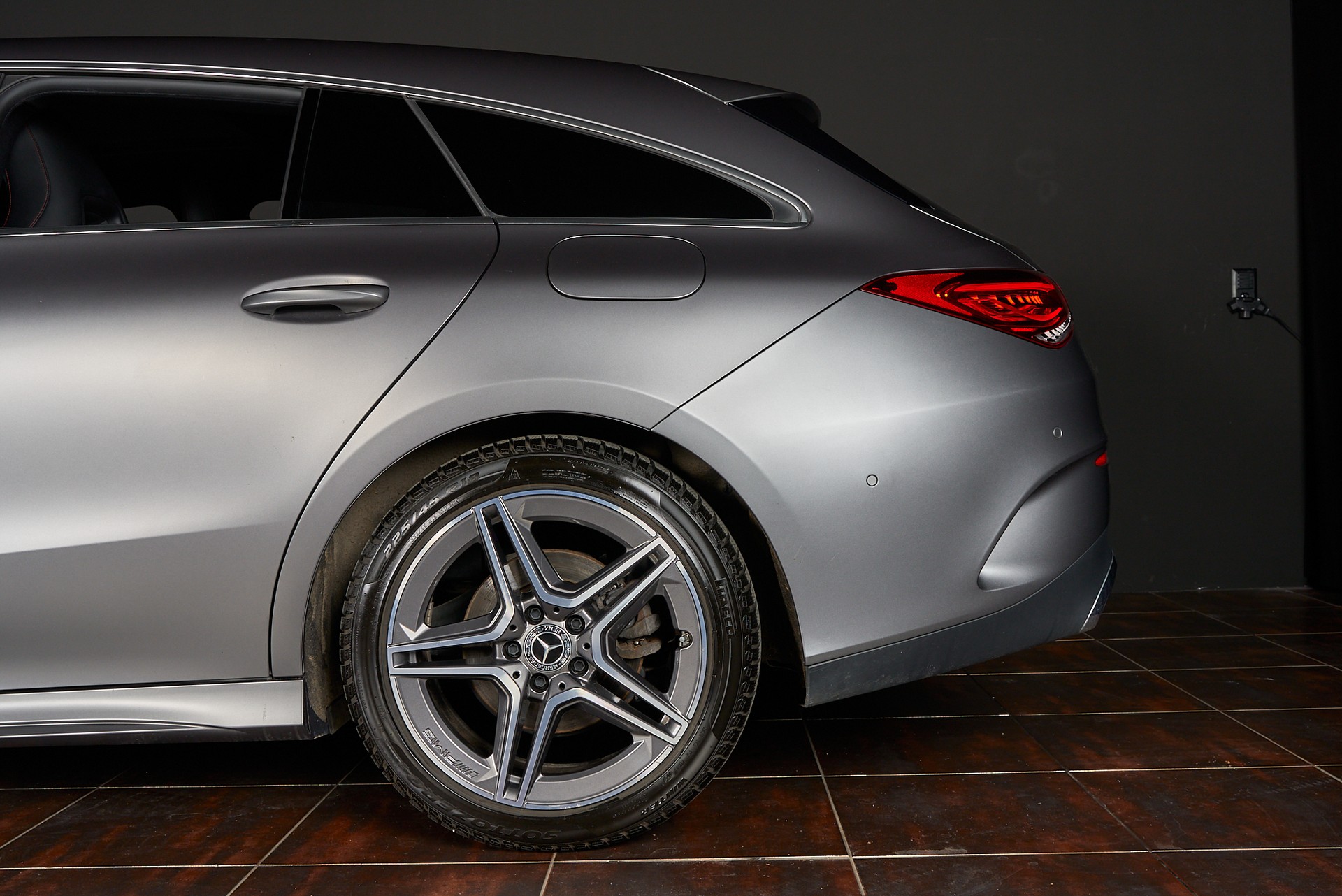 MERCEDES-BENZ CLA Shooting Brake 200 d 4Matic AMG Line-image-5