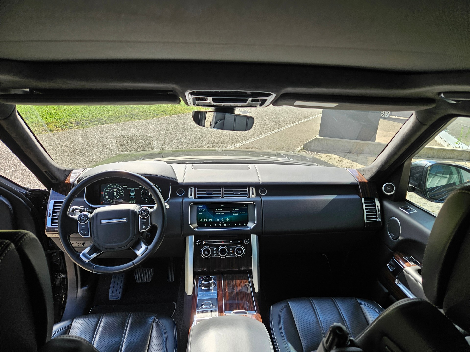 LAND ROVER Range Rover 4.4 SDV8 Autobiography Automatic-showroom-element-2