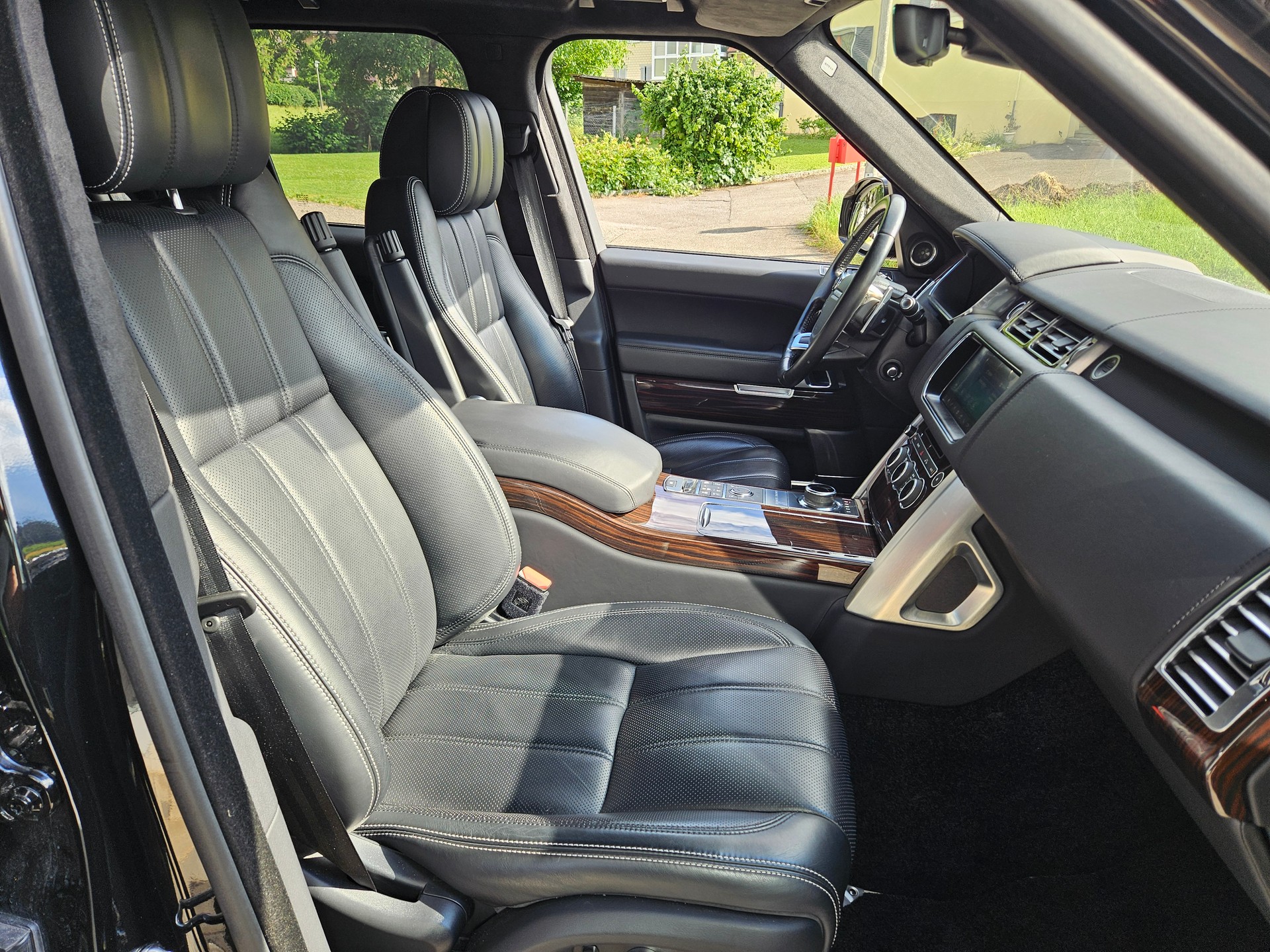 LAND ROVER Range Rover 4.4 SDV8 Autobiography Automatic-image-15