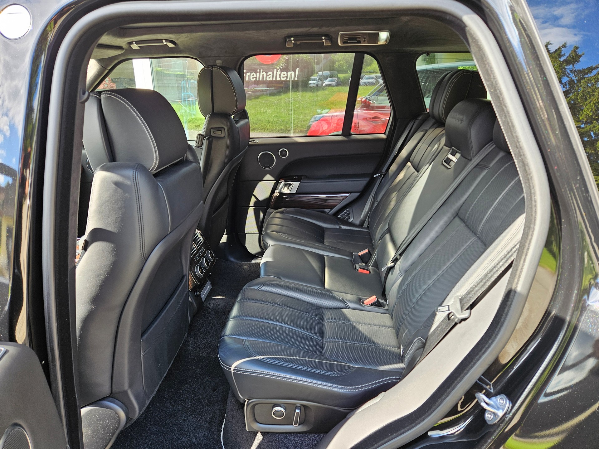 LAND ROVER Range Rover 4.4 SDV8 Autobiography Automatic-image-7