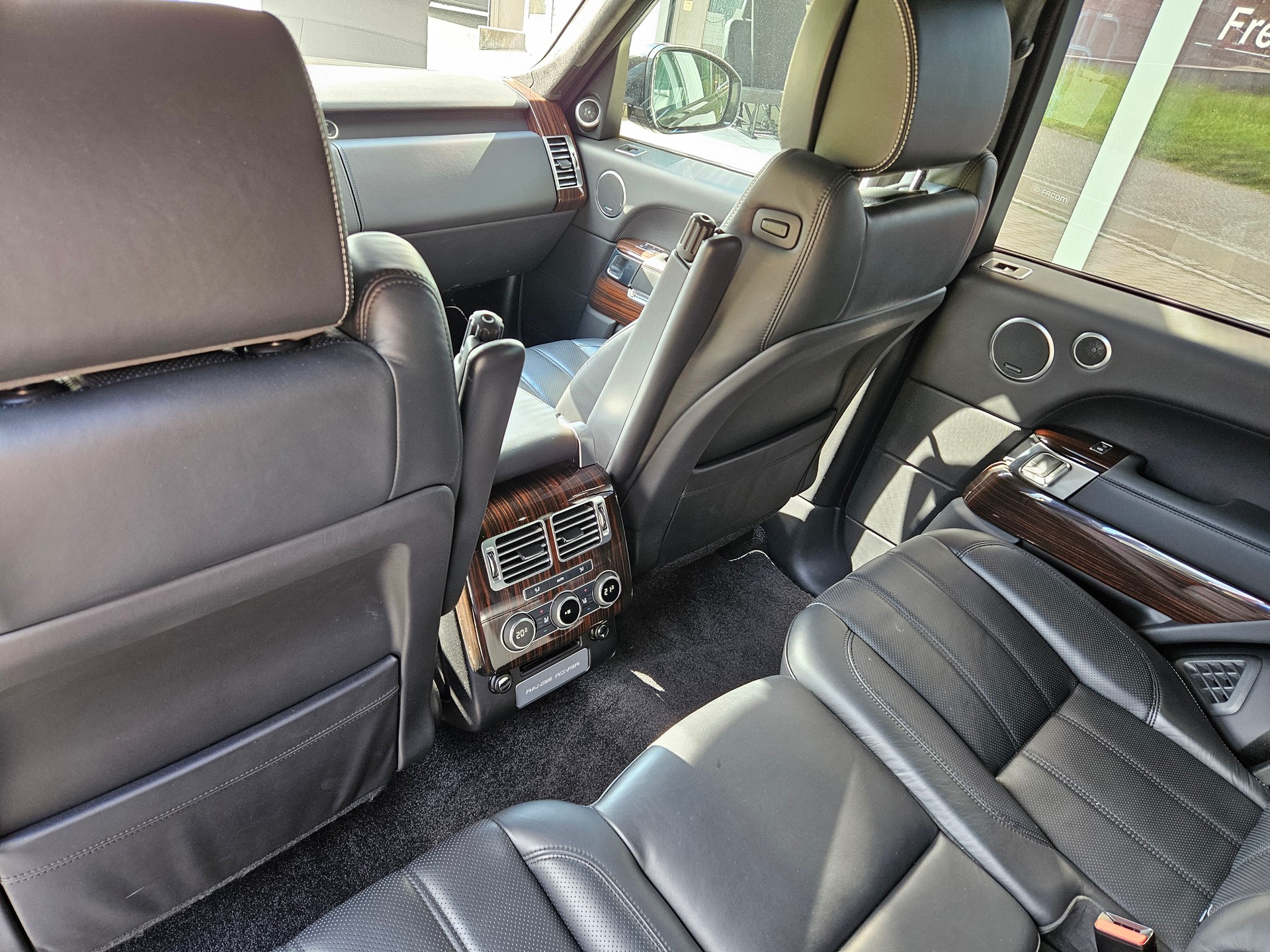 LAND ROVER Range Rover 4.4 SDV8 Autobiography Automatic-image-8