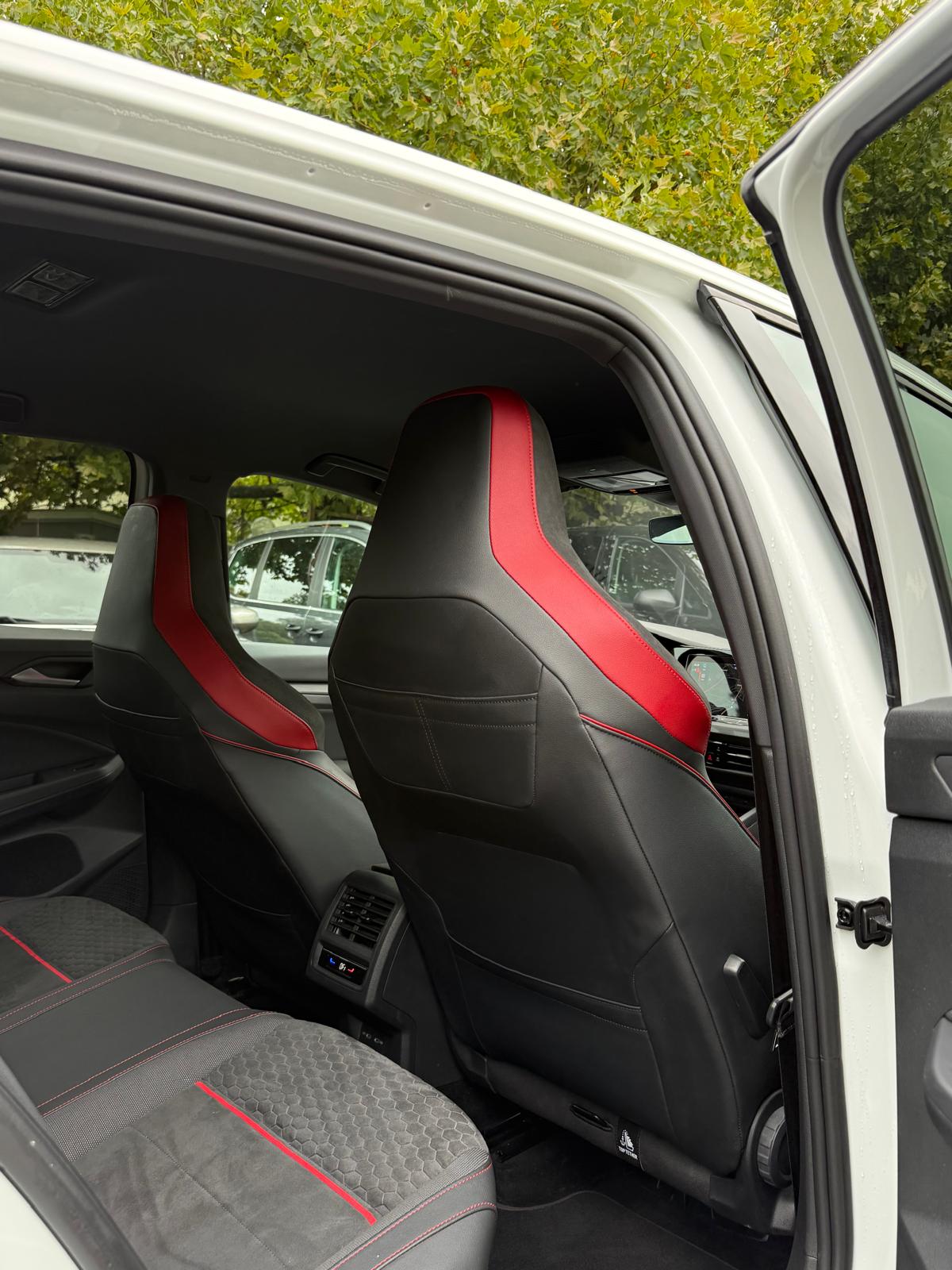 VW Golf 2.0 TSI GTI Clubsport DSG-image-17