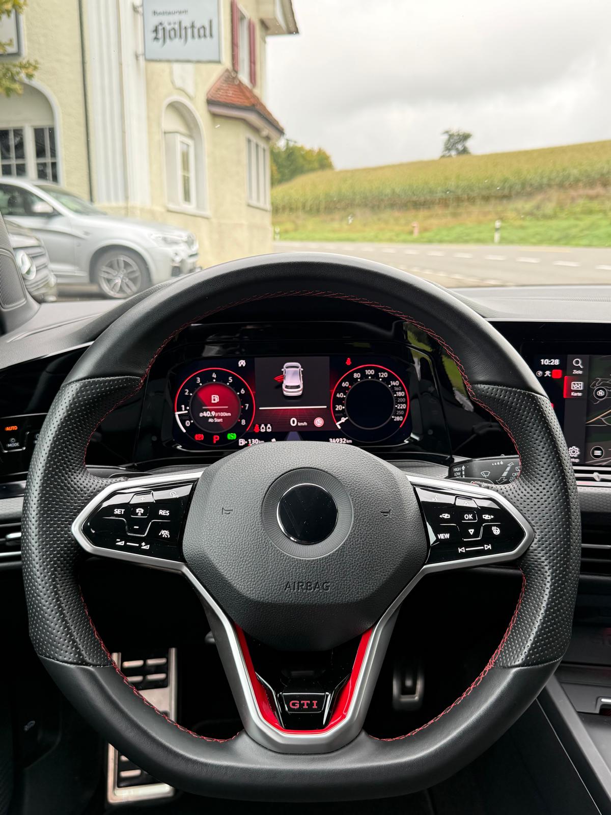 VW Golf 2.0 TSI GTI Clubsport DSG-image-14