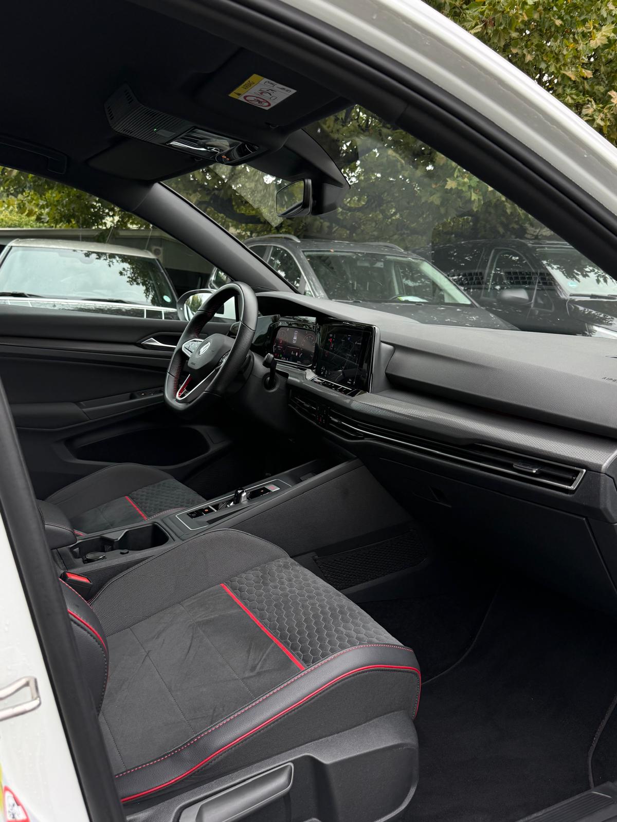 VW Golf 2.0 TSI GTI Clubsport DSG-image-18