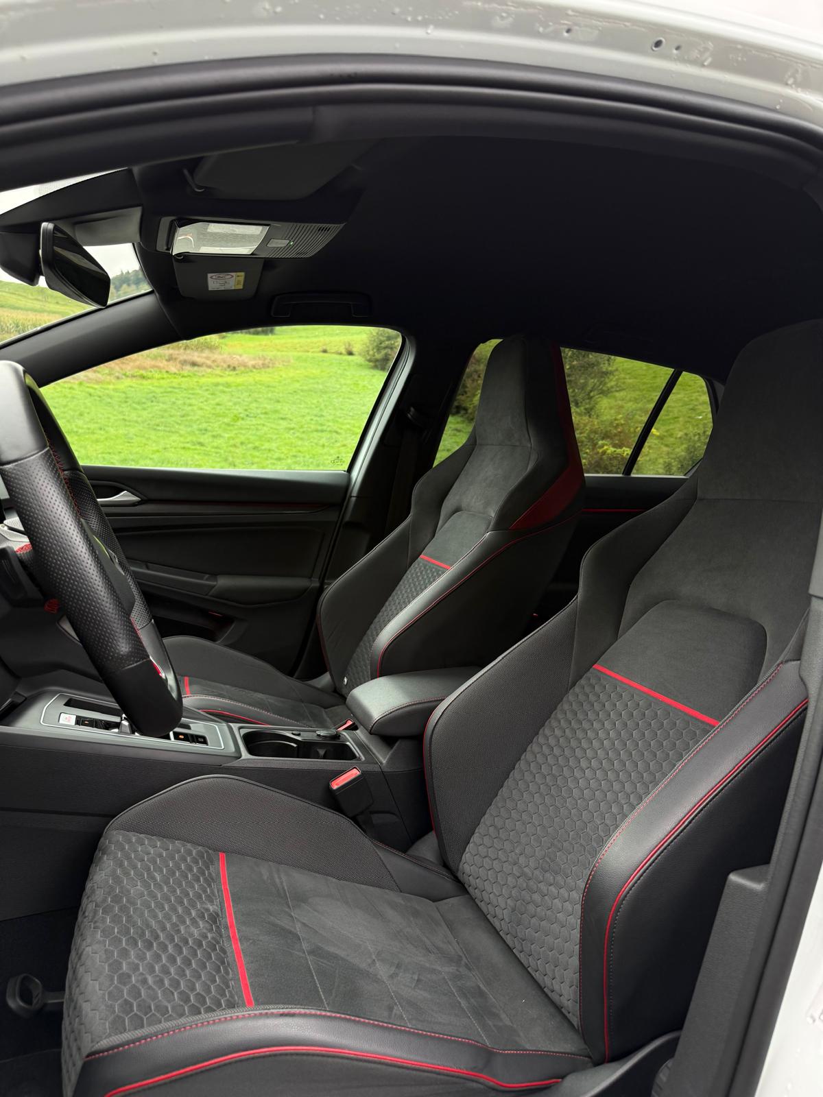 VW Golf 2.0 TSI GTI Clubsport DSG-image-10