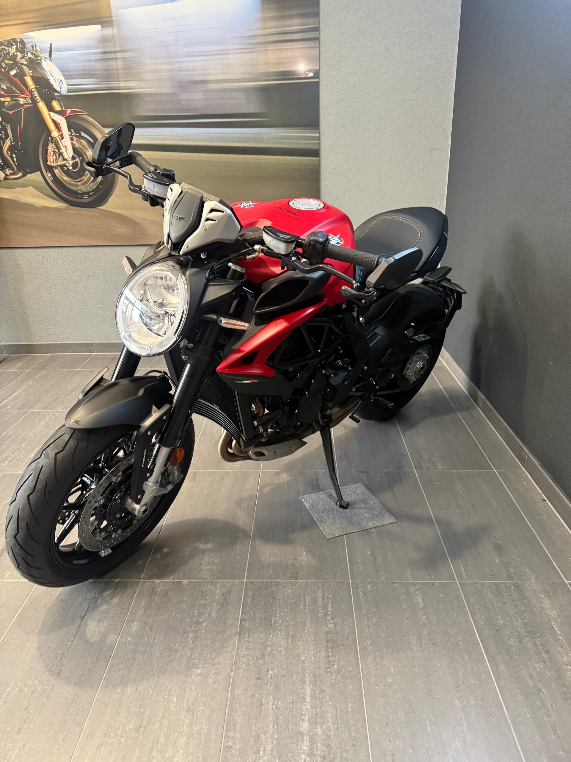 MV AGUSTA Dragster 800 Rosso-image-6